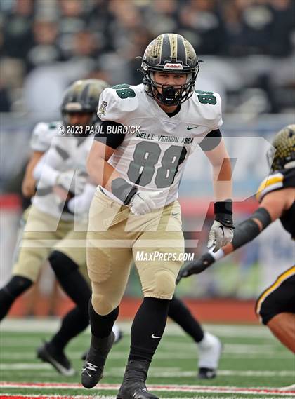 Thumbnail 2 in Belle Vernon vs. Northwestern Lehigh (PIAA 3A Championship) photogallery.