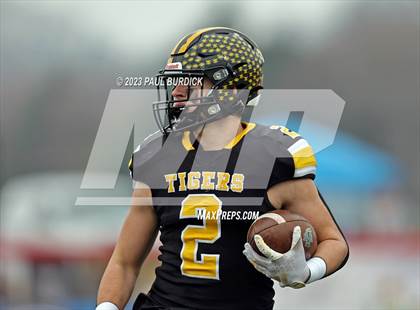 Thumbnail 1 in Belle Vernon vs. Northwestern Lehigh (PIAA 3A Championship) photogallery.