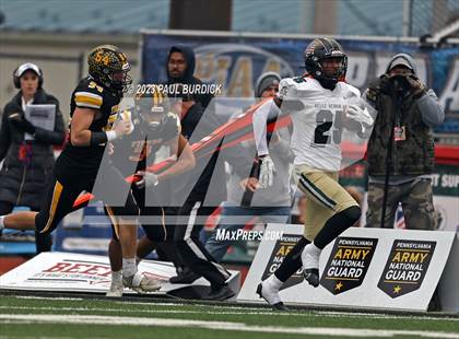 Thumbnail 3 in Belle Vernon vs. Northwestern Lehigh (PIAA 3A Championship) photogallery.