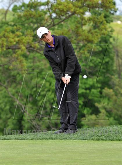 Thumbnail 2 in Clarkstown North vs White Plains photogallery.