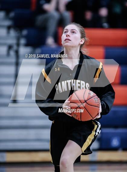 Thumbnail 1 in Chaminade vs Newbury Park photogallery.