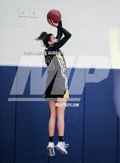 Thumbnail 2 in Chaminade vs Newbury Park photogallery.