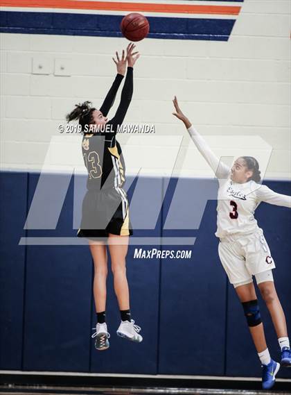 Thumbnail 3 in Chaminade vs Newbury Park photogallery.