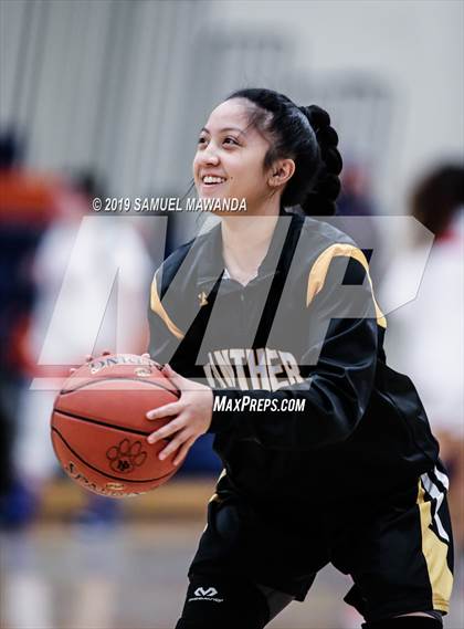 Thumbnail 2 in Chaminade vs Newbury Park photogallery.