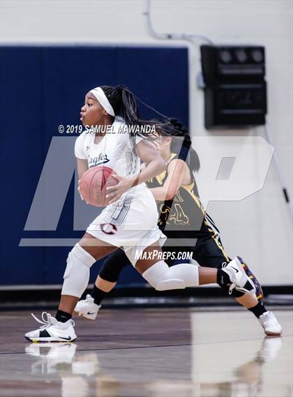 Thumbnail 3 in Chaminade vs Newbury Park photogallery.