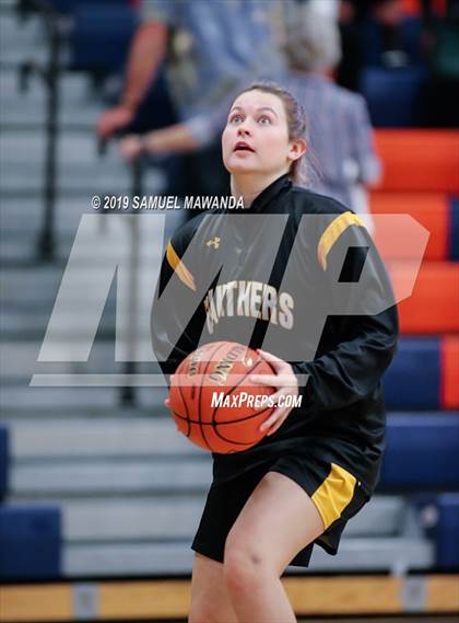 Thumbnail 3 in Chaminade vs Newbury Park photogallery.