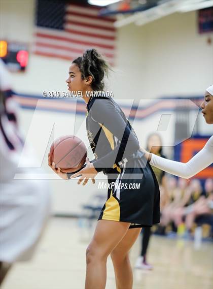 Thumbnail 3 in Chaminade vs Newbury Park photogallery.