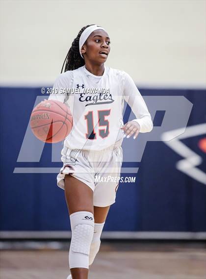 Thumbnail 1 in Chaminade vs Newbury Park photogallery.