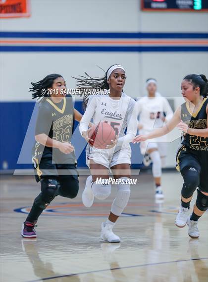 Thumbnail 2 in Chaminade vs Newbury Park photogallery.