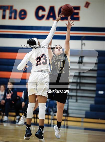 Thumbnail 2 in Chaminade vs Newbury Park photogallery.