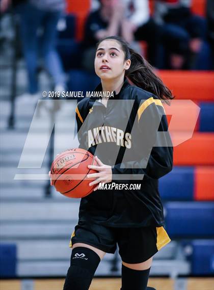 Thumbnail 3 in Chaminade vs Newbury Park photogallery.