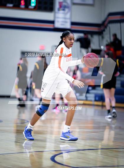 Thumbnail 3 in Chaminade vs Newbury Park photogallery.