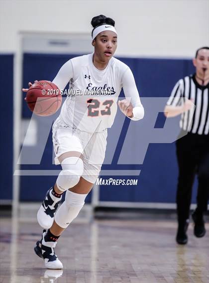 Thumbnail 2 in Chaminade vs Newbury Park photogallery.