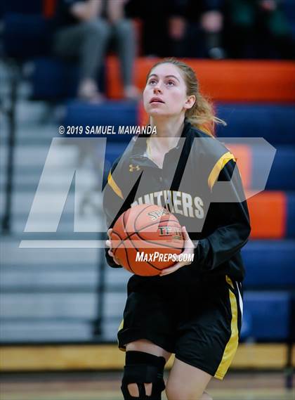 Thumbnail 3 in Chaminade vs Newbury Park photogallery.