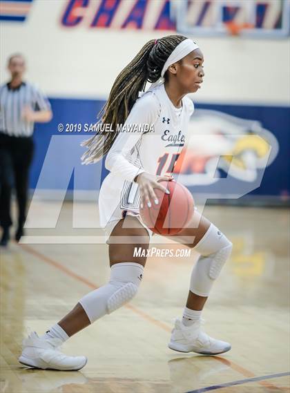 Thumbnail 3 in Chaminade vs Newbury Park photogallery.