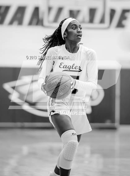 Thumbnail 3 in Chaminade vs Newbury Park photogallery.