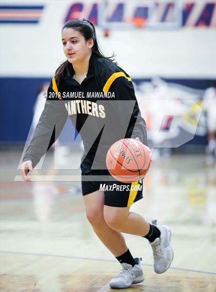 Thumbnail 2 in Chaminade vs Newbury Park photogallery.