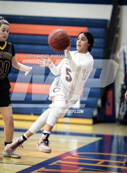 Thumbnail 2 in Chaminade vs Newbury Park photogallery.