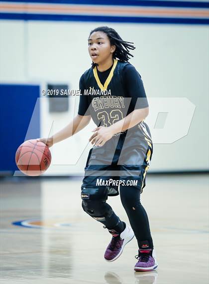 Thumbnail 2 in Chaminade vs Newbury Park photogallery.
