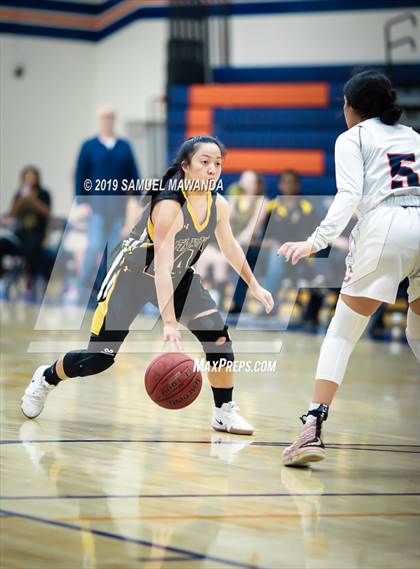 Thumbnail 2 in Chaminade vs Newbury Park photogallery.