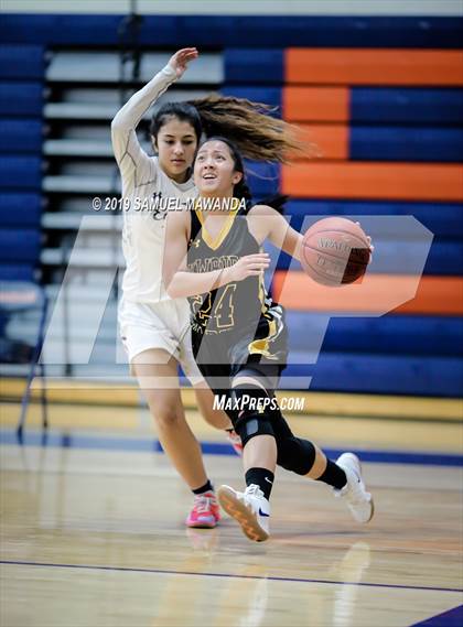 Thumbnail 1 in Chaminade vs Newbury Park photogallery.