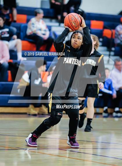 Thumbnail 2 in Chaminade vs Newbury Park photogallery.