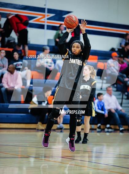 Thumbnail 3 in Chaminade vs Newbury Park photogallery.