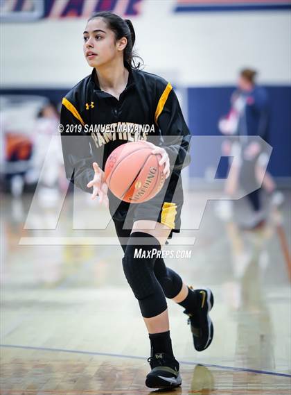 Thumbnail 2 in Chaminade vs Newbury Park photogallery.