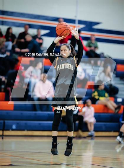 Thumbnail 2 in Chaminade vs Newbury Park photogallery.