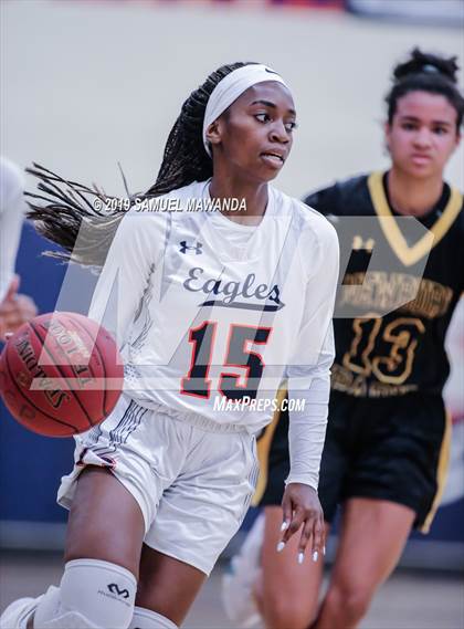 Thumbnail 3 in Chaminade vs Newbury Park photogallery.