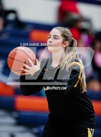 Thumbnail 2 in Chaminade vs Newbury Park photogallery.
