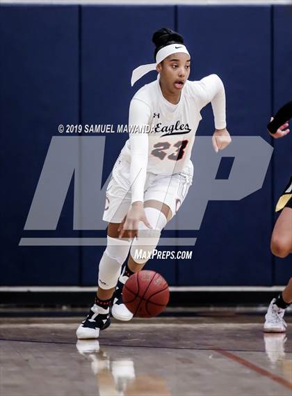 Thumbnail 1 in Chaminade vs Newbury Park photogallery.