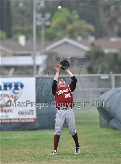 Thumbnail 3 in St. Francis vs. Clovis West (Hard 9 National Classic) photogallery.