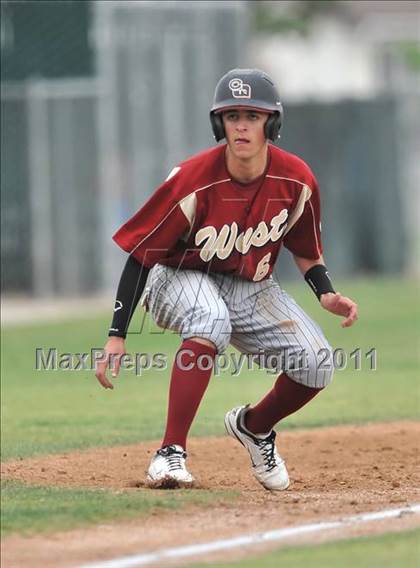 Thumbnail 3 in St. Francis vs. Clovis West (Hard 9 National Classic) photogallery.