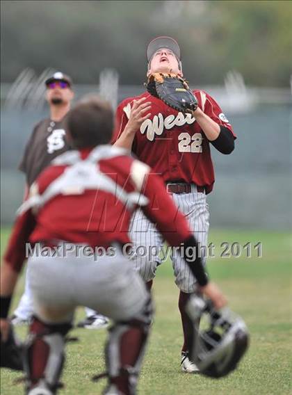 Thumbnail 2 in St. Francis vs. Clovis West (Hard 9 National Classic) photogallery.