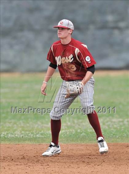 Thumbnail 3 in St. Francis vs. Clovis West (Hard 9 National Classic) photogallery.