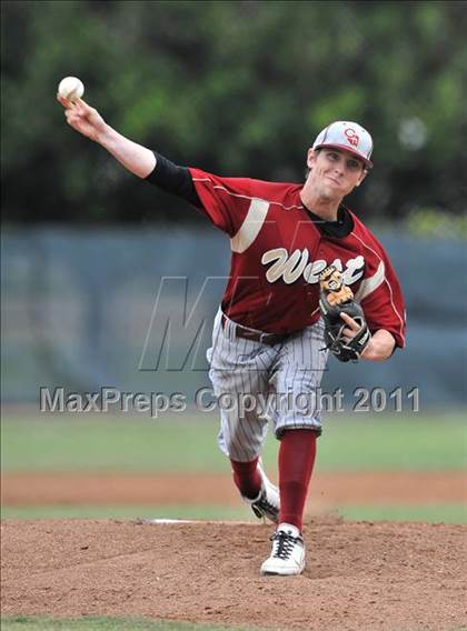 Thumbnail 3 in St. Francis vs. Clovis West (Hard 9 National Classic) photogallery.
