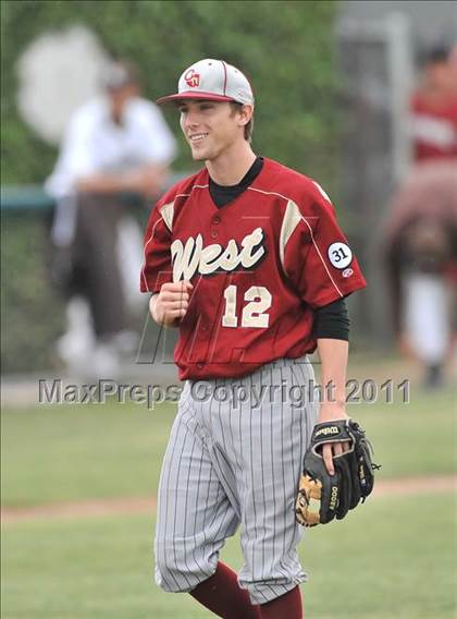 Thumbnail 2 in St. Francis vs. Clovis West (Hard 9 National Classic) photogallery.