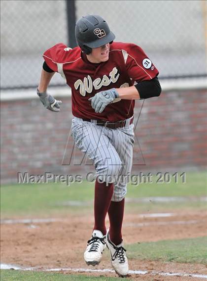 Thumbnail 3 in St. Francis vs. Clovis West (Hard 9 National Classic) photogallery.