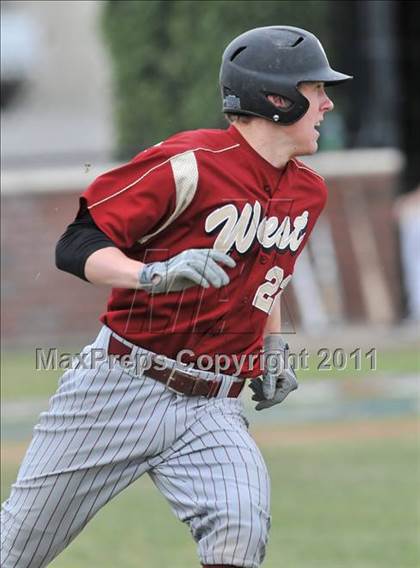 Thumbnail 3 in St. Francis vs. Clovis West (Hard 9 National Classic) photogallery.