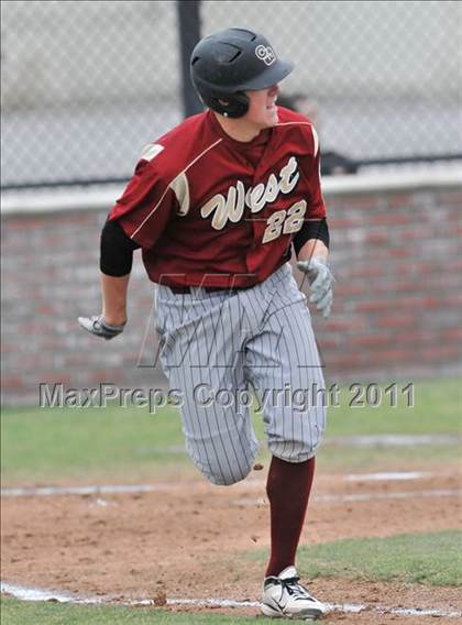 Thumbnail 2 in St. Francis vs. Clovis West (Hard 9 National Classic) photogallery.