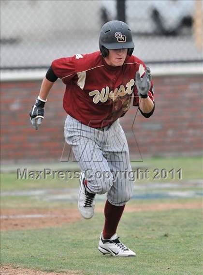 Thumbnail 3 in St. Francis vs. Clovis West (Hard 9 National Classic) photogallery.