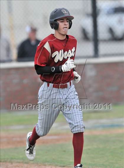 Thumbnail 1 in St. Francis vs. Clovis West (Hard 9 National Classic) photogallery.