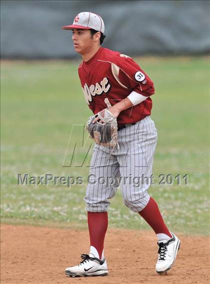 Thumbnail 1 in St. Francis vs. Clovis West (Hard 9 National Classic) photogallery.