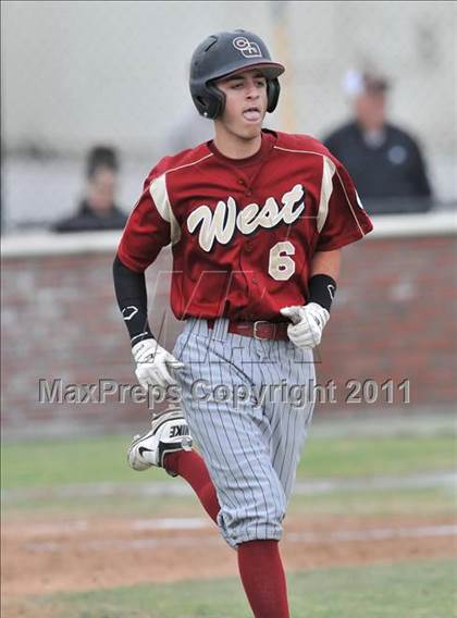 Thumbnail 3 in St. Francis vs. Clovis West (Hard 9 National Classic) photogallery.
