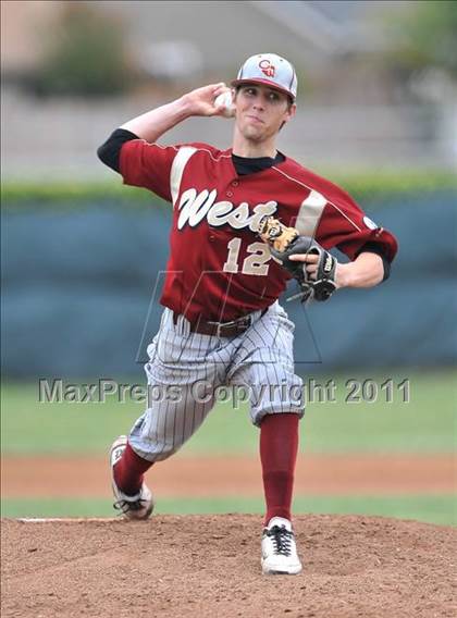 Thumbnail 3 in St. Francis vs. Clovis West (Hard 9 National Classic) photogallery.