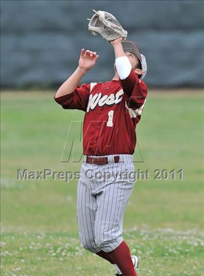 Thumbnail 3 in St. Francis vs. Clovis West (Hard 9 National Classic) photogallery.