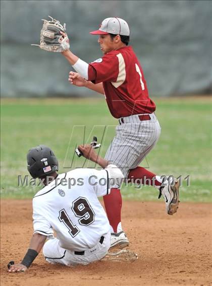 Thumbnail 3 in St. Francis vs. Clovis West (Hard 9 National Classic) photogallery.