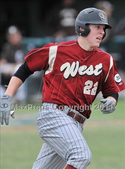 Thumbnail 2 in St. Francis vs. Clovis West (Hard 9 National Classic) photogallery.