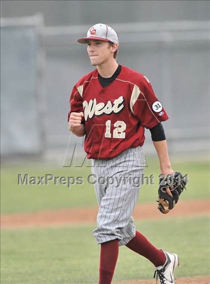 Thumbnail 3 in St. Francis vs. Clovis West (Hard 9 National Classic) photogallery.